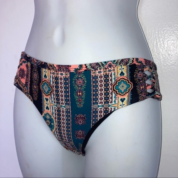 O’Neill Ruched Back Cut Out Cheeky Bikini Swimsuit Bottom M Black - Picture 1 of 9